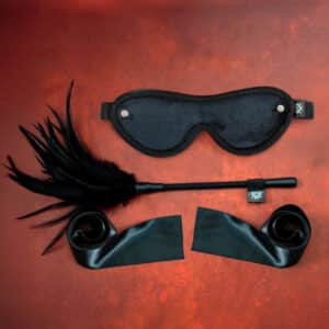 SEI MIO Strict Tease – bånd, blindfold og kildefjer